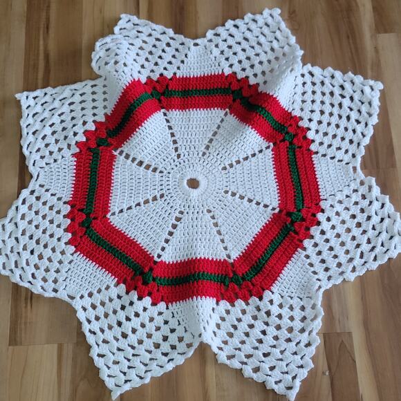 Vintage Crocheted Christmas Star Table Topper Handmade Doily Centerpiece 34" - Picture 2 of 5
